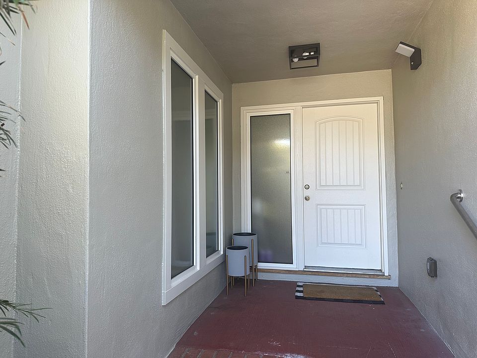 1st image of 2161 Rosewood Dr