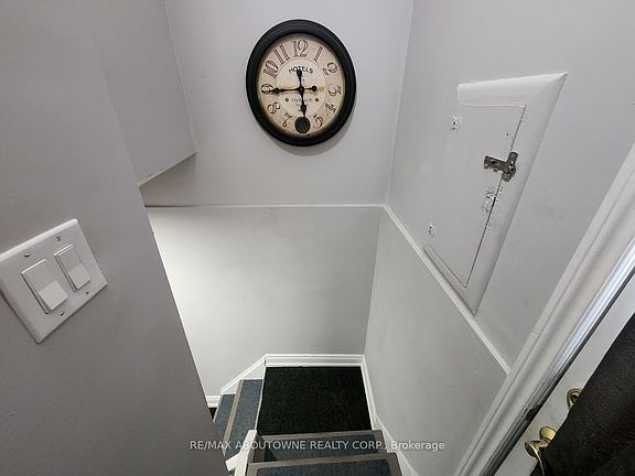 3rd image of 281 E 34th St #Basement