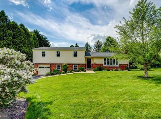 51 Club View Ln, Phoenix, MD 21131