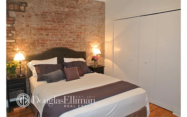 Sold by Douglas Elliman | media 21