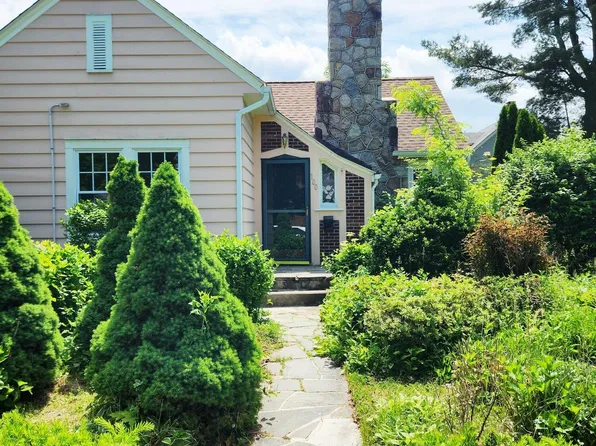 100 Avenue H, Matamoras, PA 18336