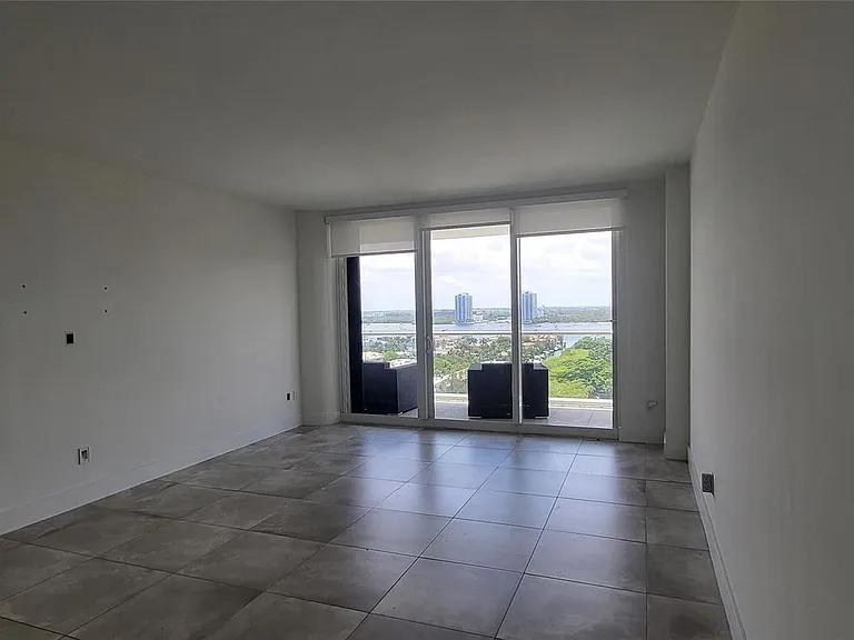 2600 Island Blvd #1603 — Photo 4