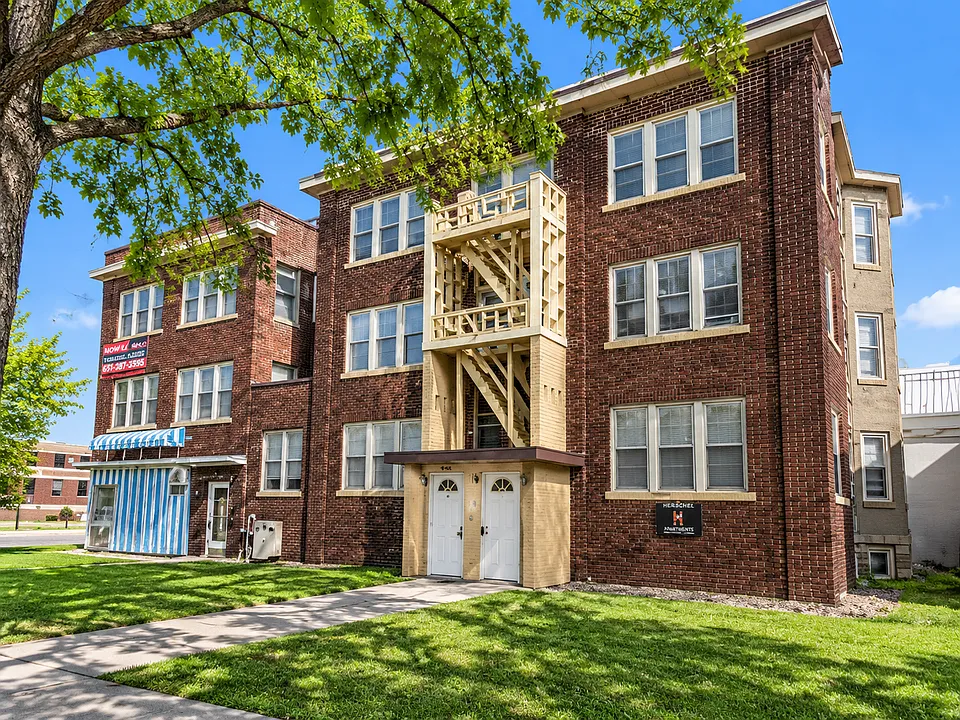 Cozy and Affordable Apartments on Green Line!