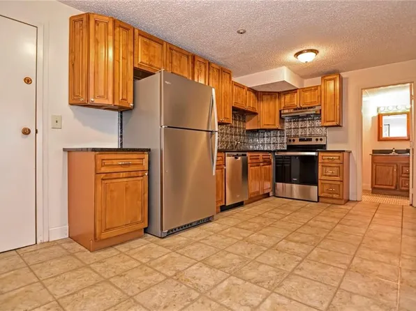 1190 Charles St APT 11, North Providence, RI 02904