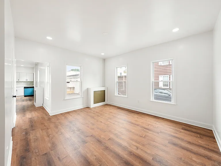 16 Oakes St #1 — Photo 8
