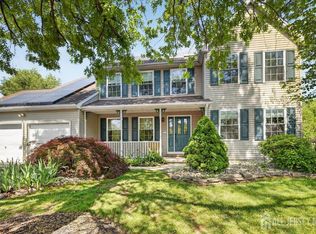 33 Klein Dr, Trenton, NJ 08620