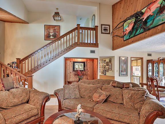 3rd image of 14911 Lake Forest Dr