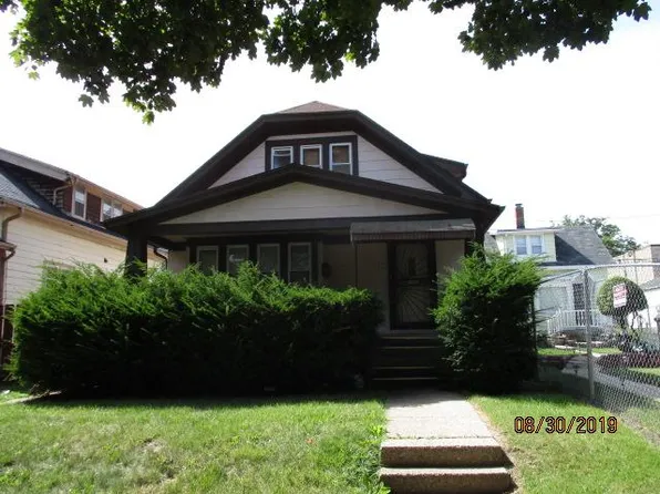 5253 N 34th St, Milwaukee, WI 53209