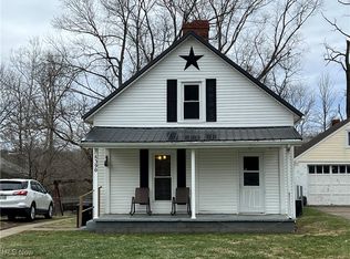 5390 Johnathan Ln, Zanesville, OH 43701