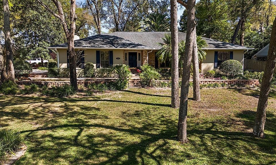 1st image of 2110 DOGWOOD CIRCLE