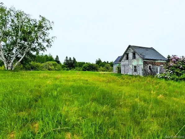 110 Main St, Belledune, NB E8G 2P1