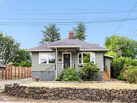 2nd image of 4201 SE Harold St