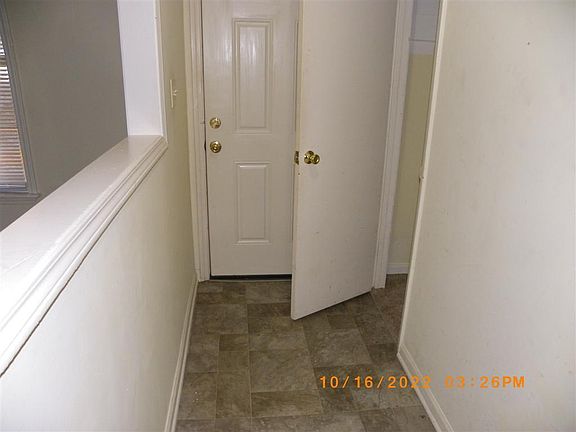 Foyer with coat closet