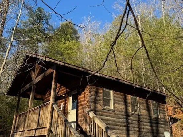 74 Carnation Pl, Cleveland, GA 30528