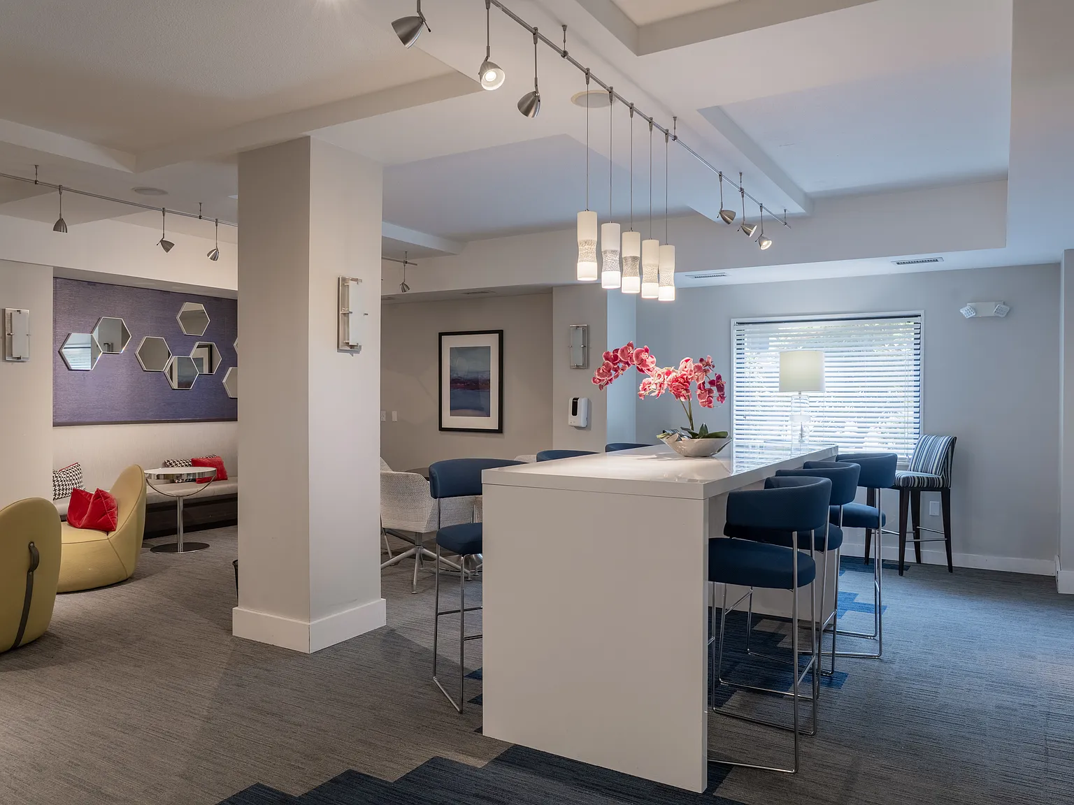 Sterling Glenwood Apartments — Photo 4