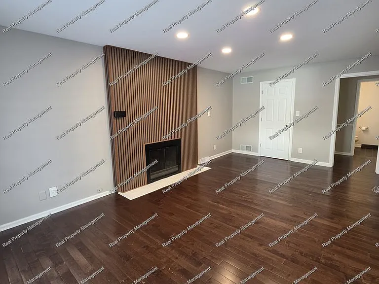 10016 Twin Creek Blvd — Photo 11