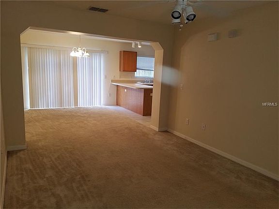 3rd image of 123 Woodknoll Pl