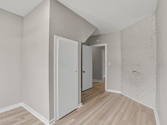 2nd image of 626 E Ormsby Ave