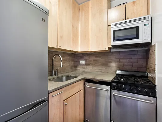 Rented by Sotheby's International Realty | media 18