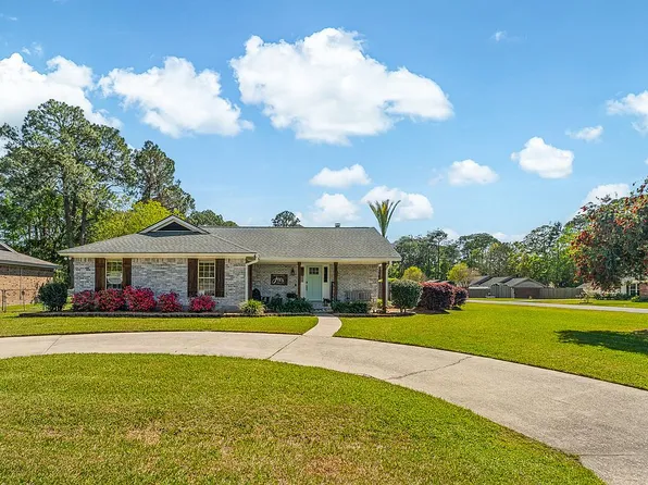 5 Cypress Glen Ln, Savannah, GA 31406