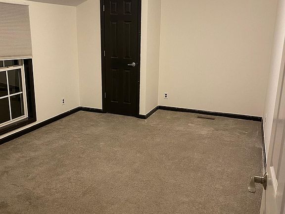 5th image of 320 Oriel Ave