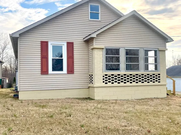 562 N Main St, Lynnville, IN 47619