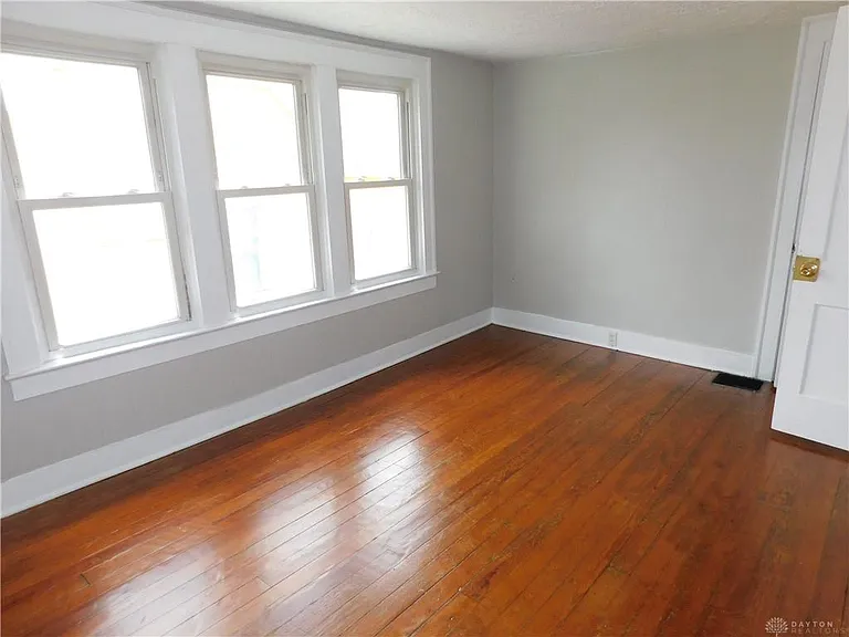 614 Stanton Ave — Photo 11