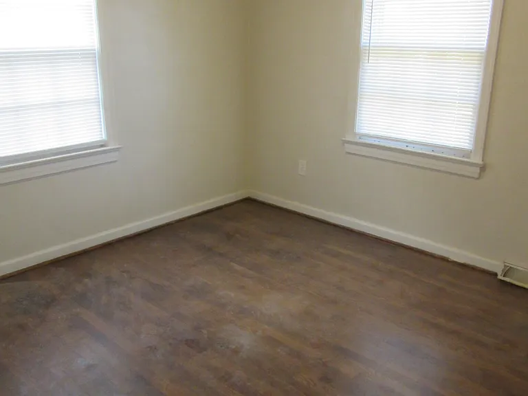 189 Laconia Ave NE — Photo 6