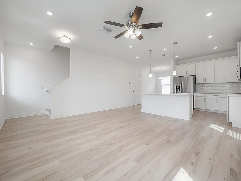 2703 W Fig St #1 — Photo 7