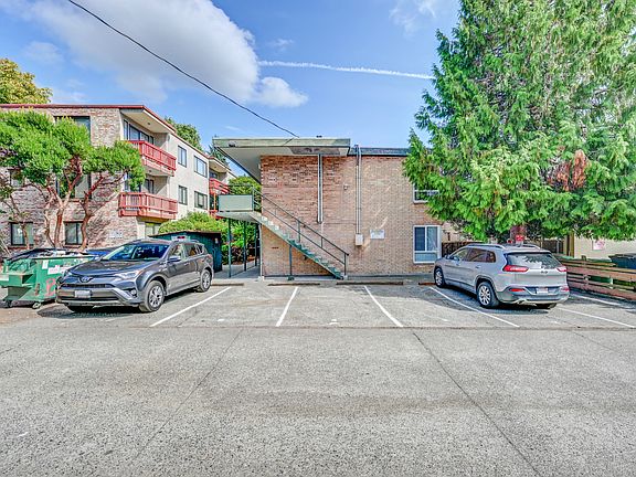2nd image of 5121 24th Ave NE #2