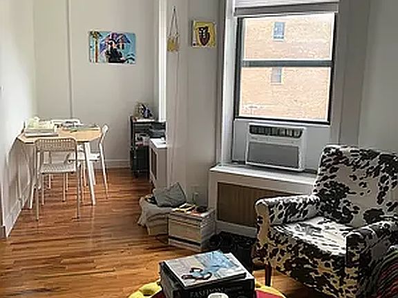 2nd image of 215 33rd St APT 23