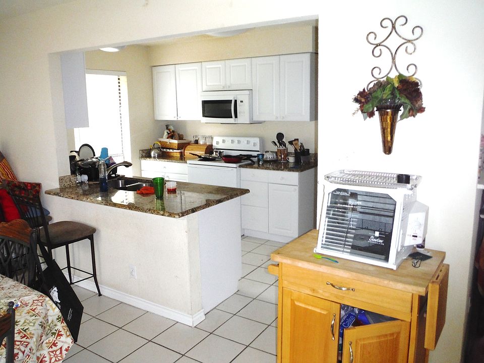 2nd image of 8803 Crown Ct