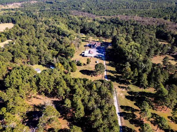 496 Yadkin Run Lane, Southern Pines, NC 28387
