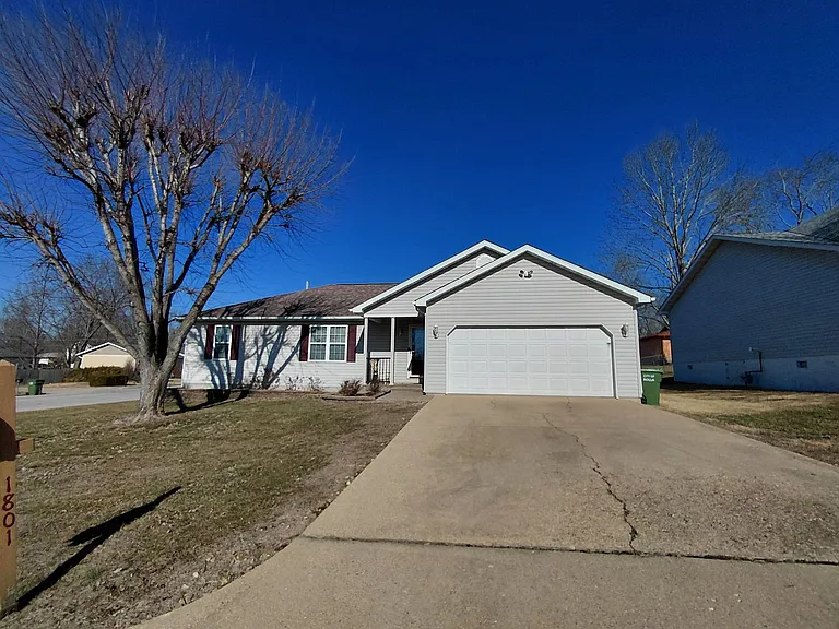 1801 Sandstone St — Photo 1