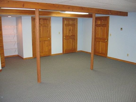 3rd image of 44 Mollie Dr