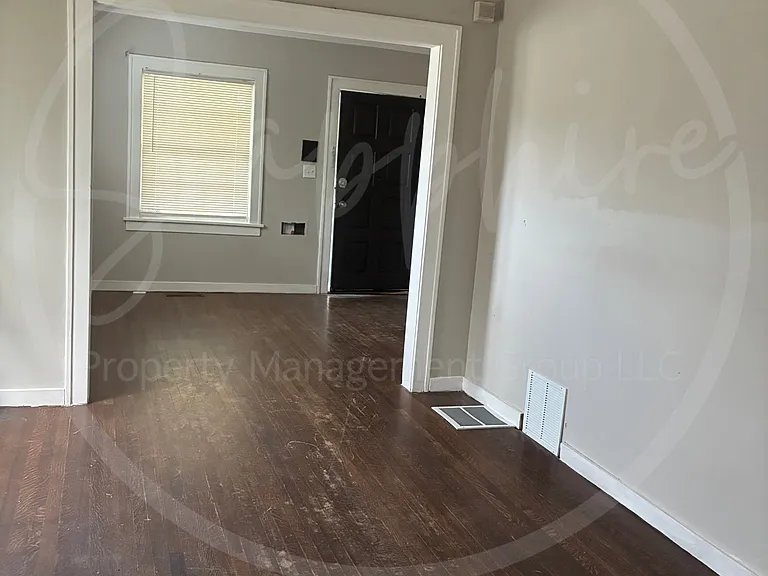 5430 Michigan Ave — Photo 8