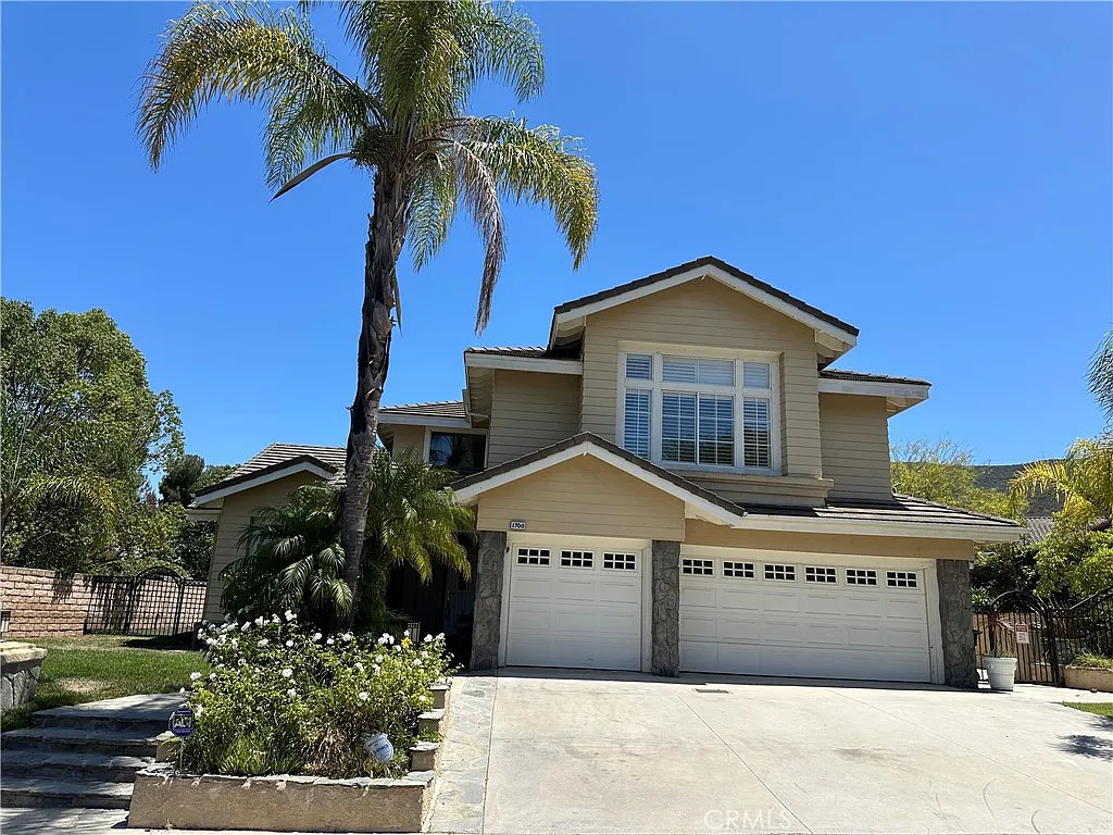 4 bed, 3512 sqft, $7,400 — Photo 3