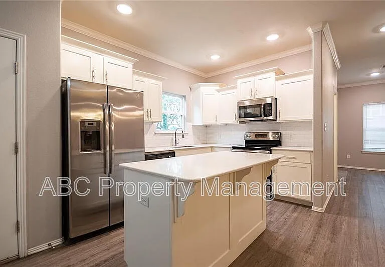 4133 W Santa Maria Ln — Photo 3