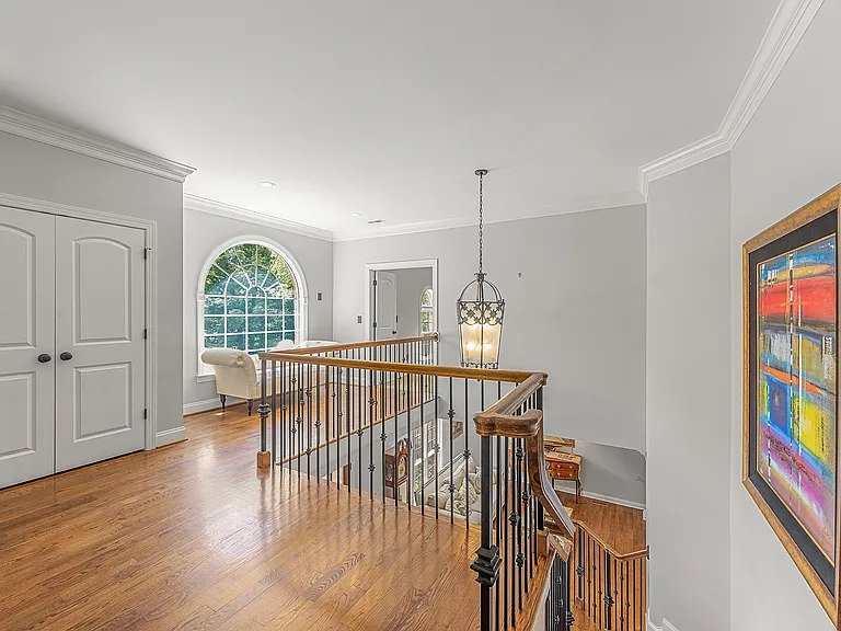 405 Pondview Ct — Photo 15