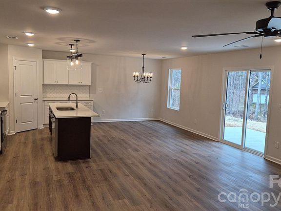 3rd image of 2508 Lazy Oak Dr