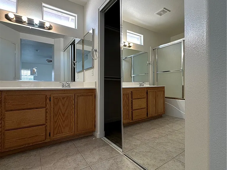 11056 Piedmont Valley Ave — Photo 18