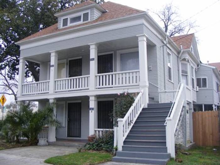 Front of Victorian Apts.