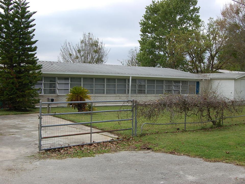 1st image of 133 Elsie Dr E