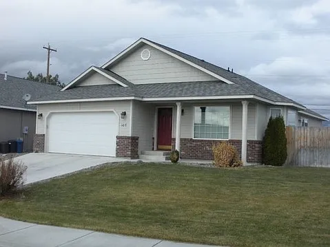 107 Annie Pl — Photo 1