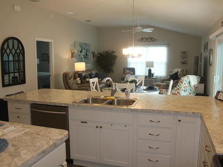 6054 Allen Ave — Photo 8