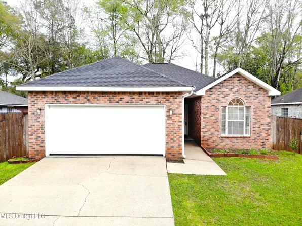 988 Pokai Way, Diamondhead, MS 39525