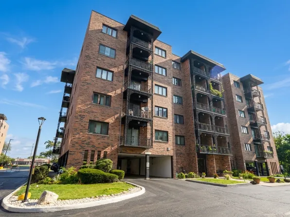 9332 Landings Ln Unit 502, Des Plaines, IL 60016