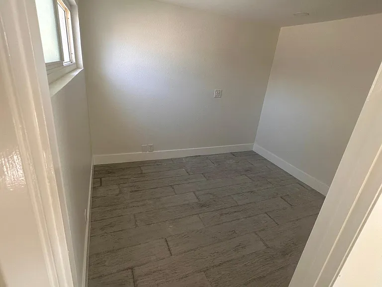 4391 Green Ave #B — Photo 3