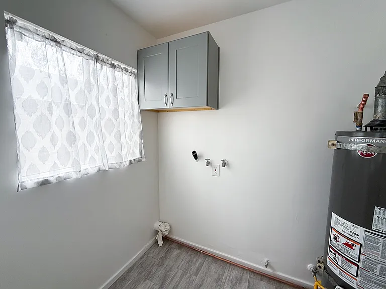 1252 W 25th St #2 — Photo 8