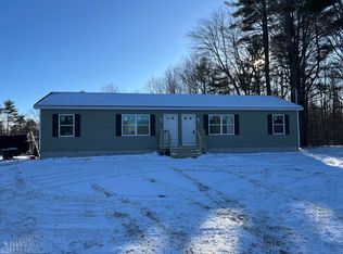 42 Summer St #A, Mechanic Falls, ME 04256